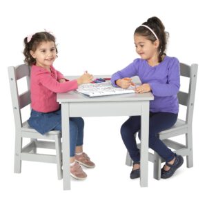 סט שולחן  2 כסאות – בצבע אפור "Melissa & Doug"