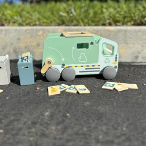 צעצוע משאית אשפה למיחזור עץ מונטסורי – 13 חלקים
