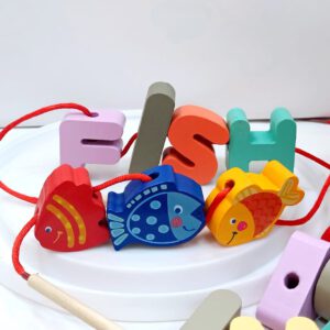 משחק השחלת חרוזים מעץ