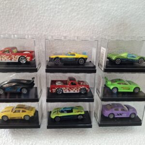 3 מכוניות ארוזות בקופסאות דמוי לגו